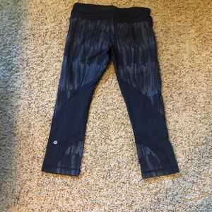 Size 6 lululemon crop run pants